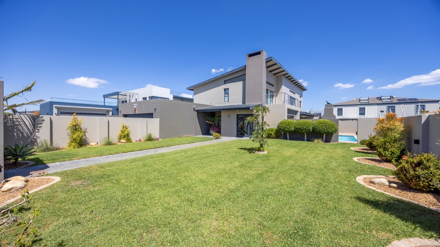 4 Bedroom Property for Sale in Parklands North Western Cape